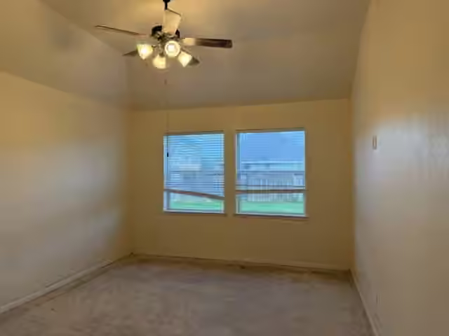 Photo 4 of 214 San Bernard Drive, Baytown, TX