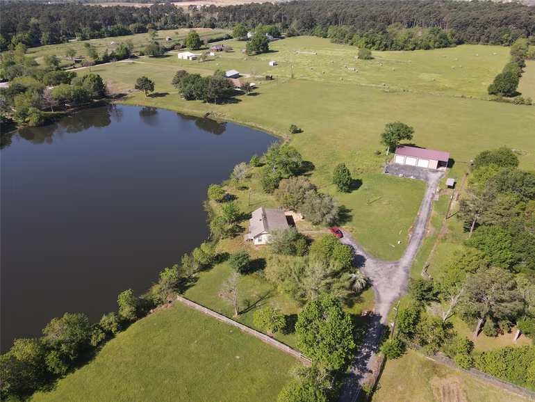 Photo 5 of 21645 Mueschke Road, Tomball, TX