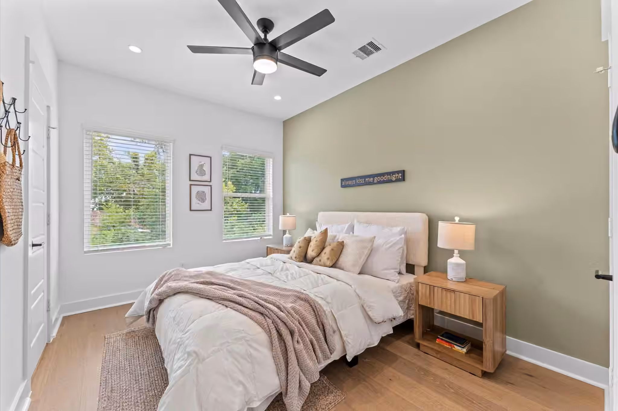 Photo 4 of 1009 Tuskegee Heights Lane, Houston, TX