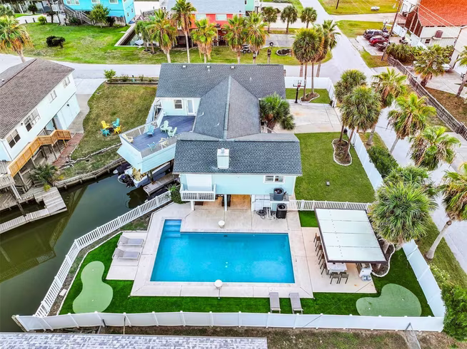 Photo 4 of 22113 Lampasas Drive, Galveston, TX