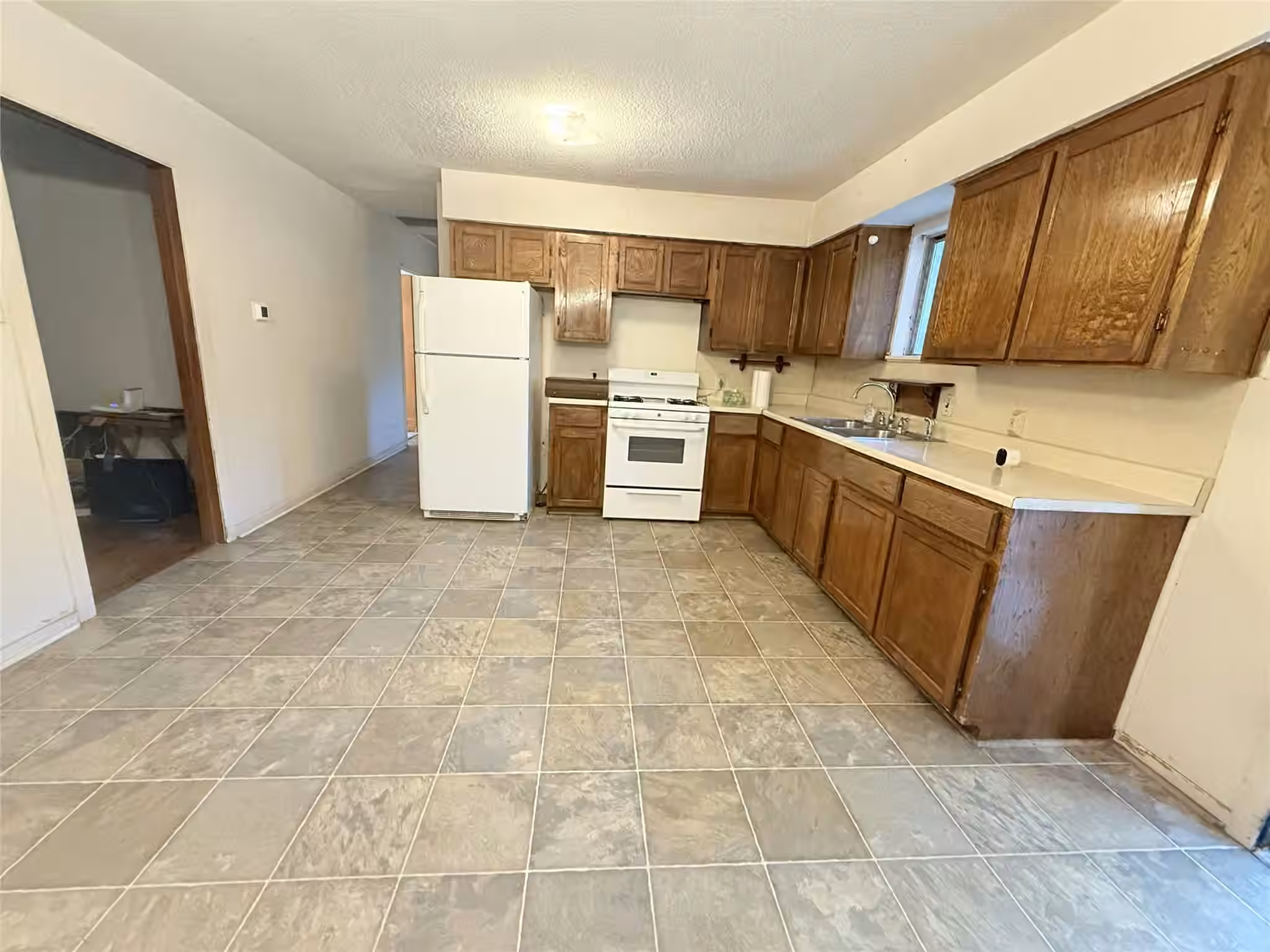 Photo 6 of 724 S Morgan Street, Angleton, TX