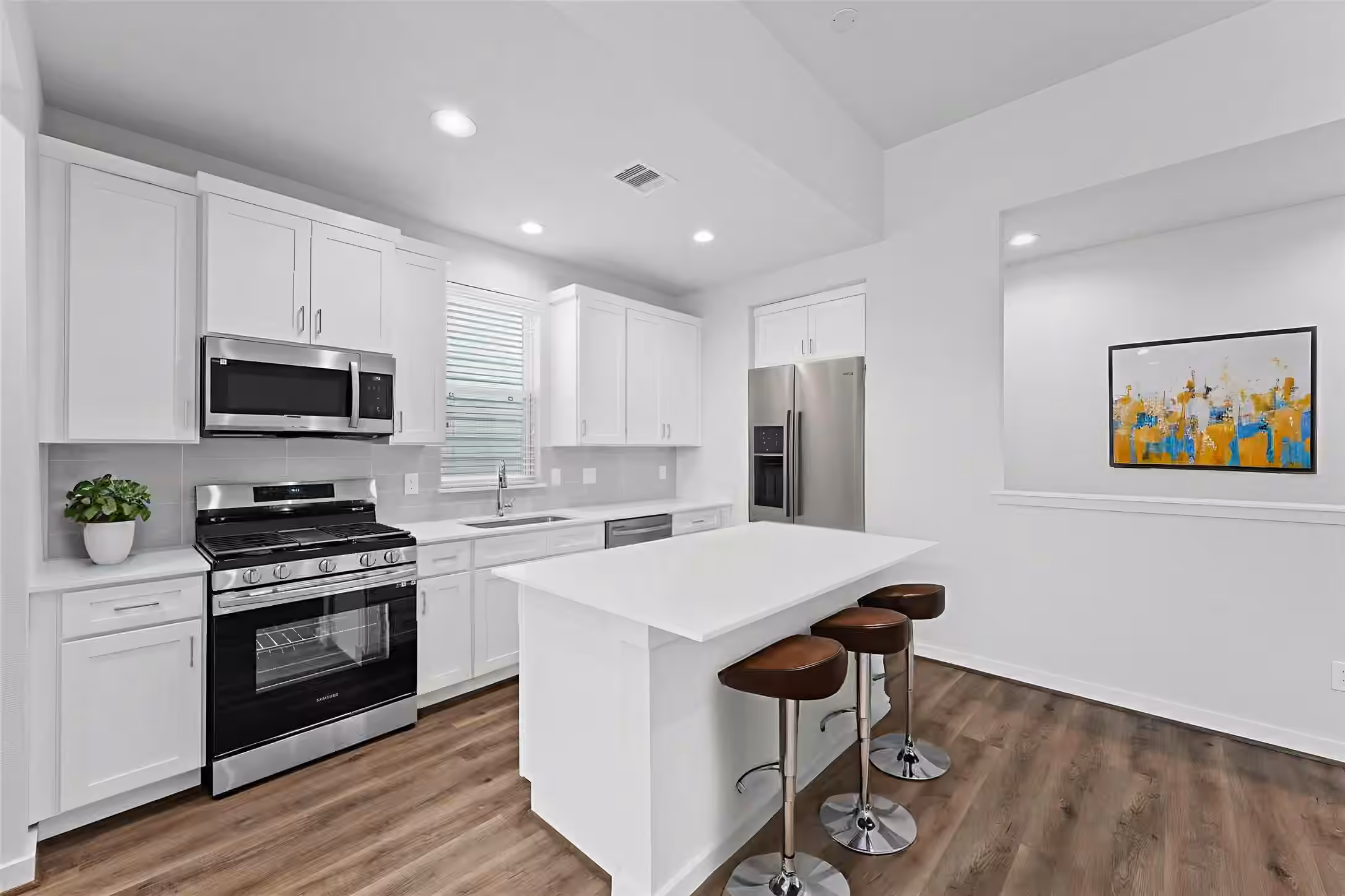 Photo 5 of 2110 Dewalt Street G, Houston, TX