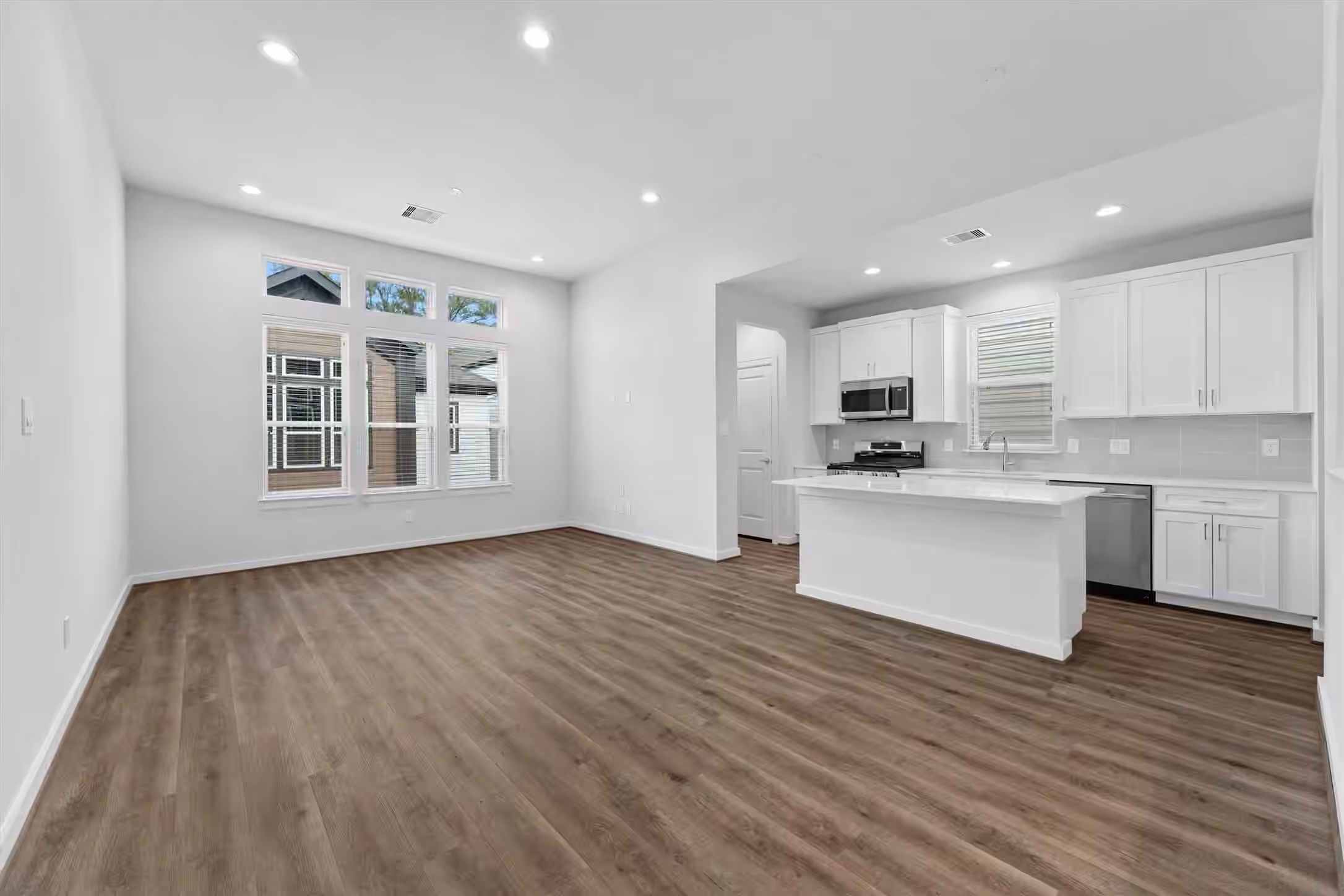 Photo 7 of 2110 Dewalt Street G, Houston, TX
