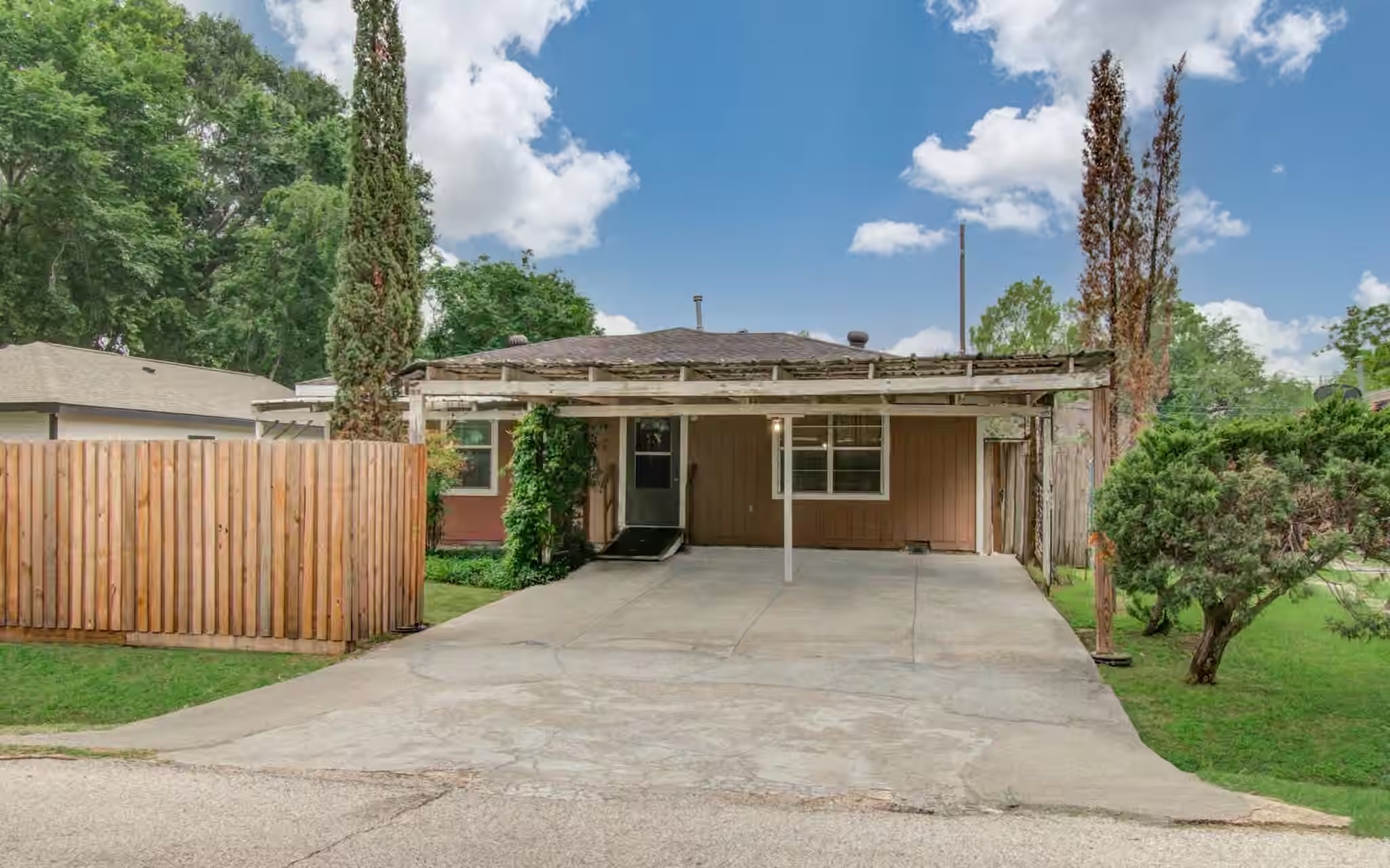 Photo of 10131 Tangiers Rd, Houston, TX
