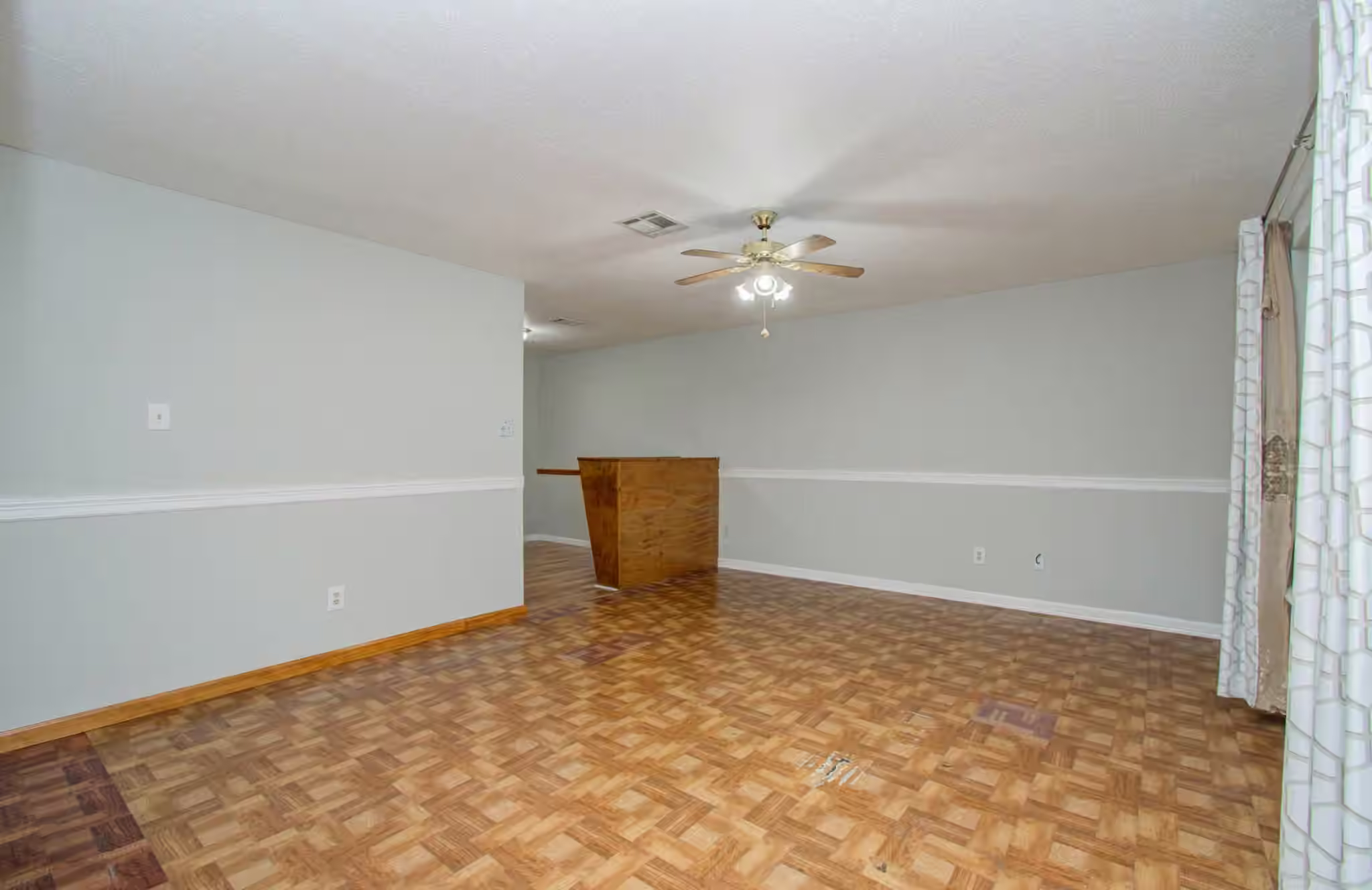 Photo 2 of 10131 Tangiers Rd, Houston, TX
