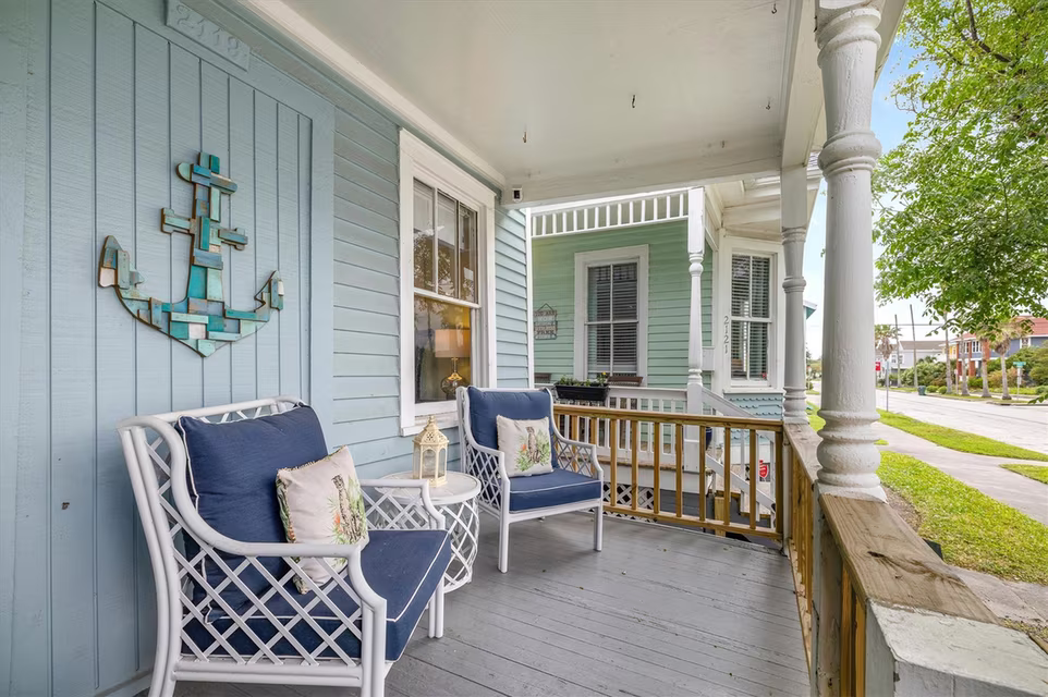 Photo 3 of 2119 Avenue P, Galveston, TX
