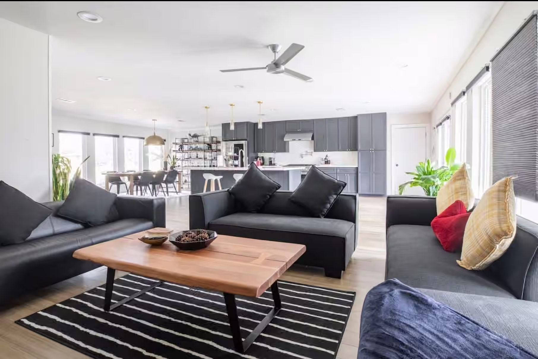 Photo 2 of 10513 Willowgrove Drive, Houston, TX
