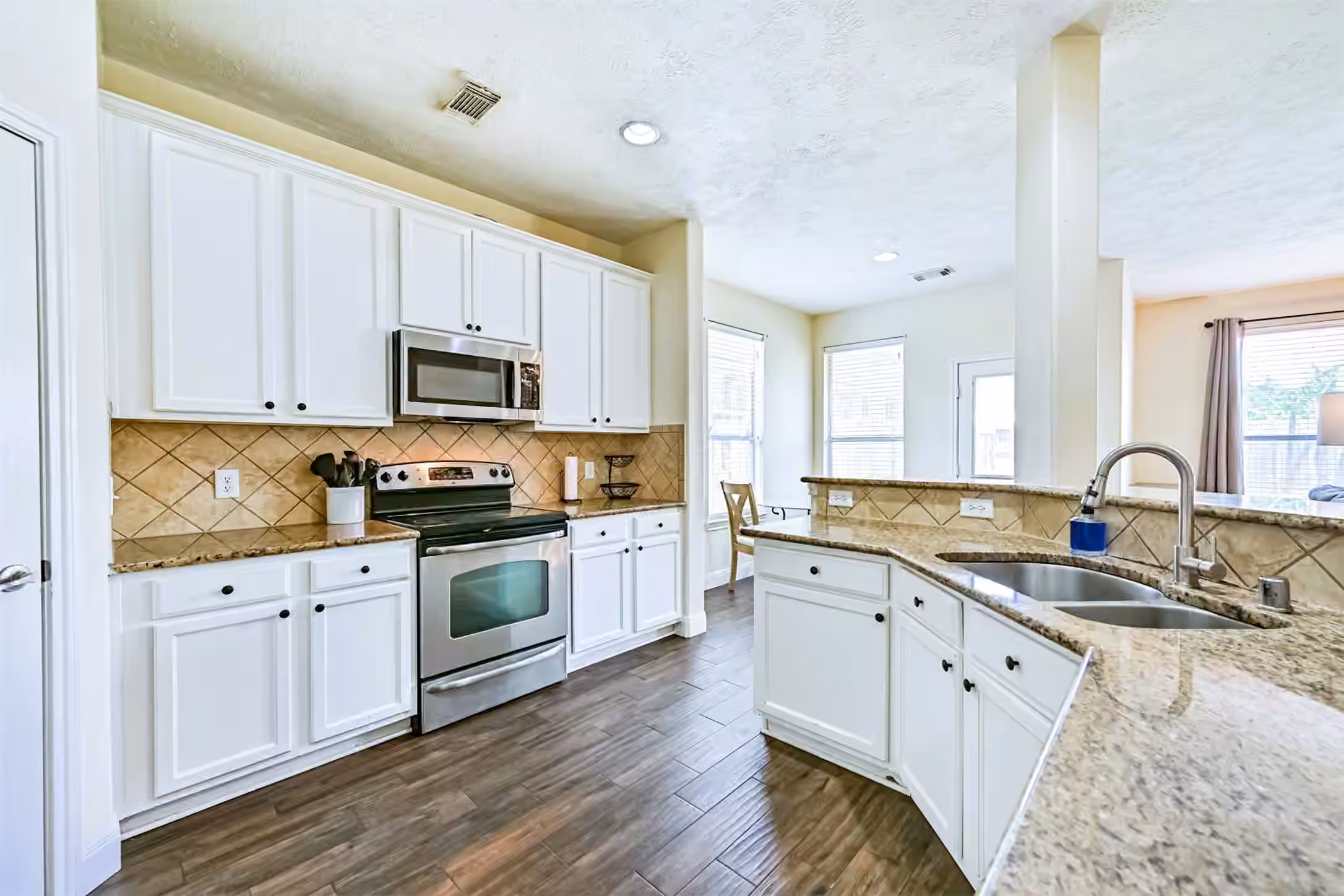 Photo 6 of 13715 Clear Trail Lane, Houston, TX