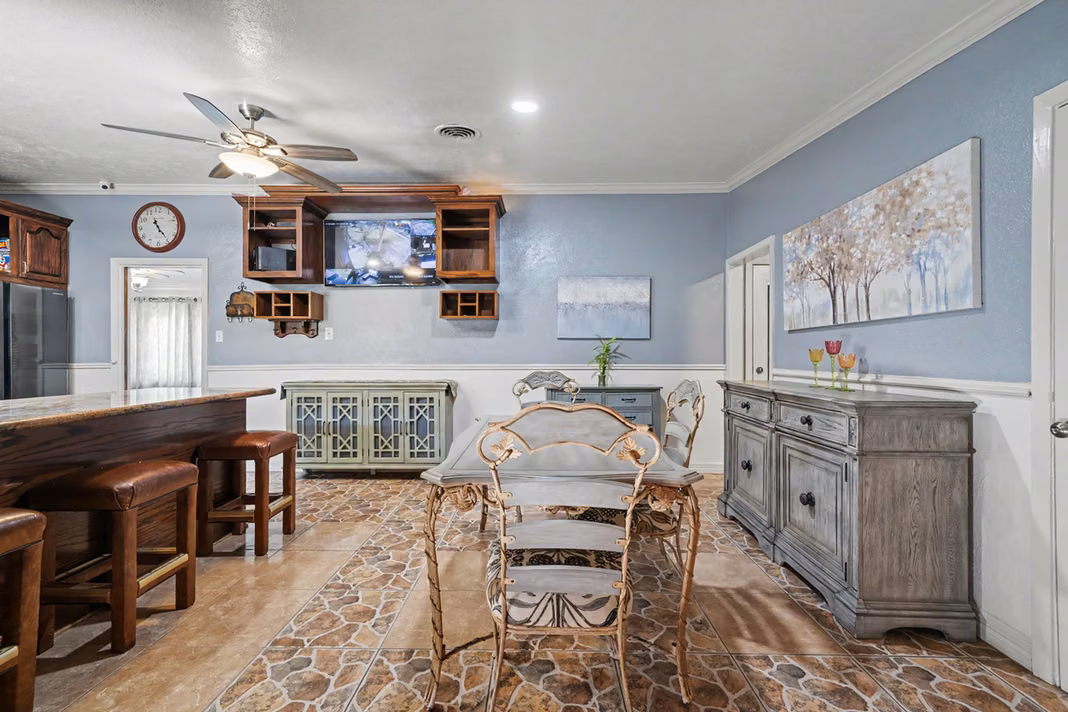 Photo 5 of 922 Peach Spring Drive, Houston, TX
