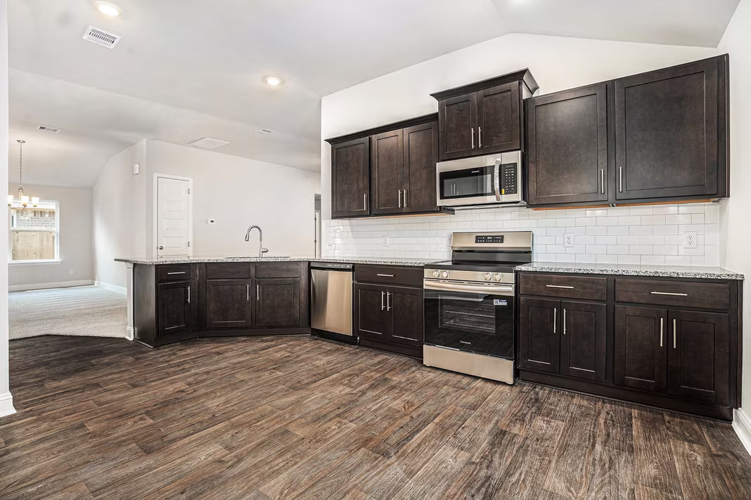 Photo 7 of 424 Bryan Way, Angleton, TX