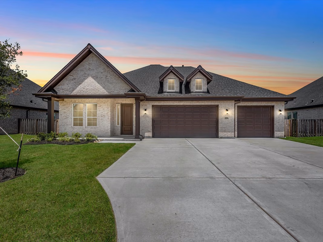Photo of 10006 Goliad Drive, Mont Belvieu, TX 77523