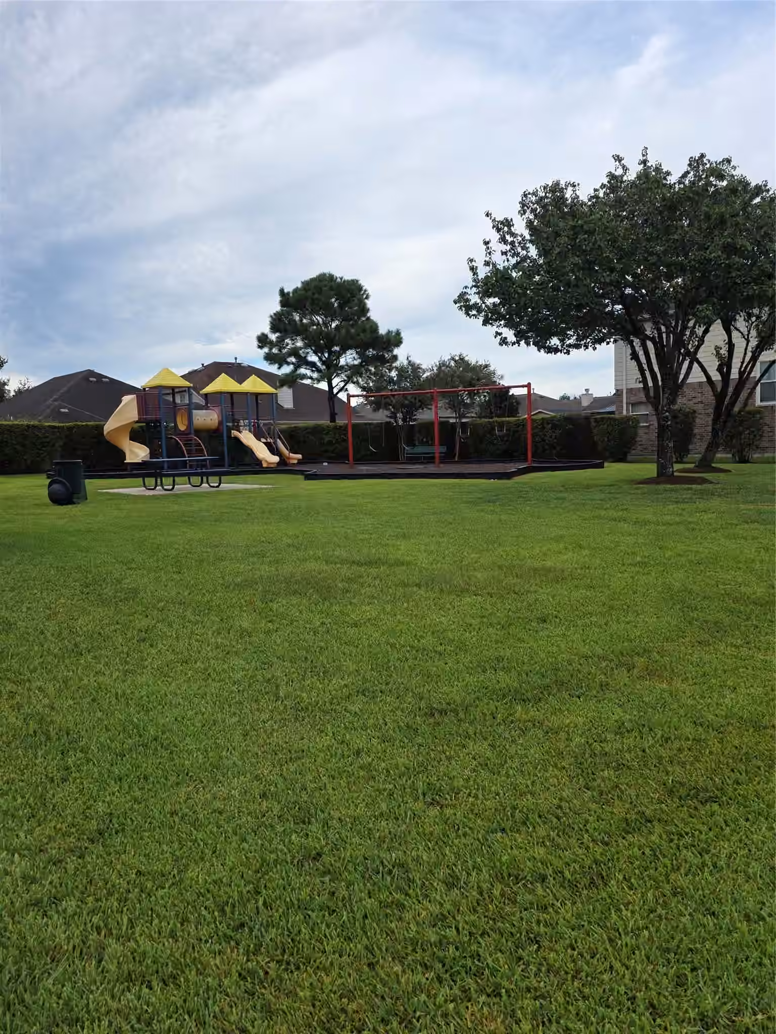 Photo 5 of 2133 Stoney Brook Drive, Deer Park, TX