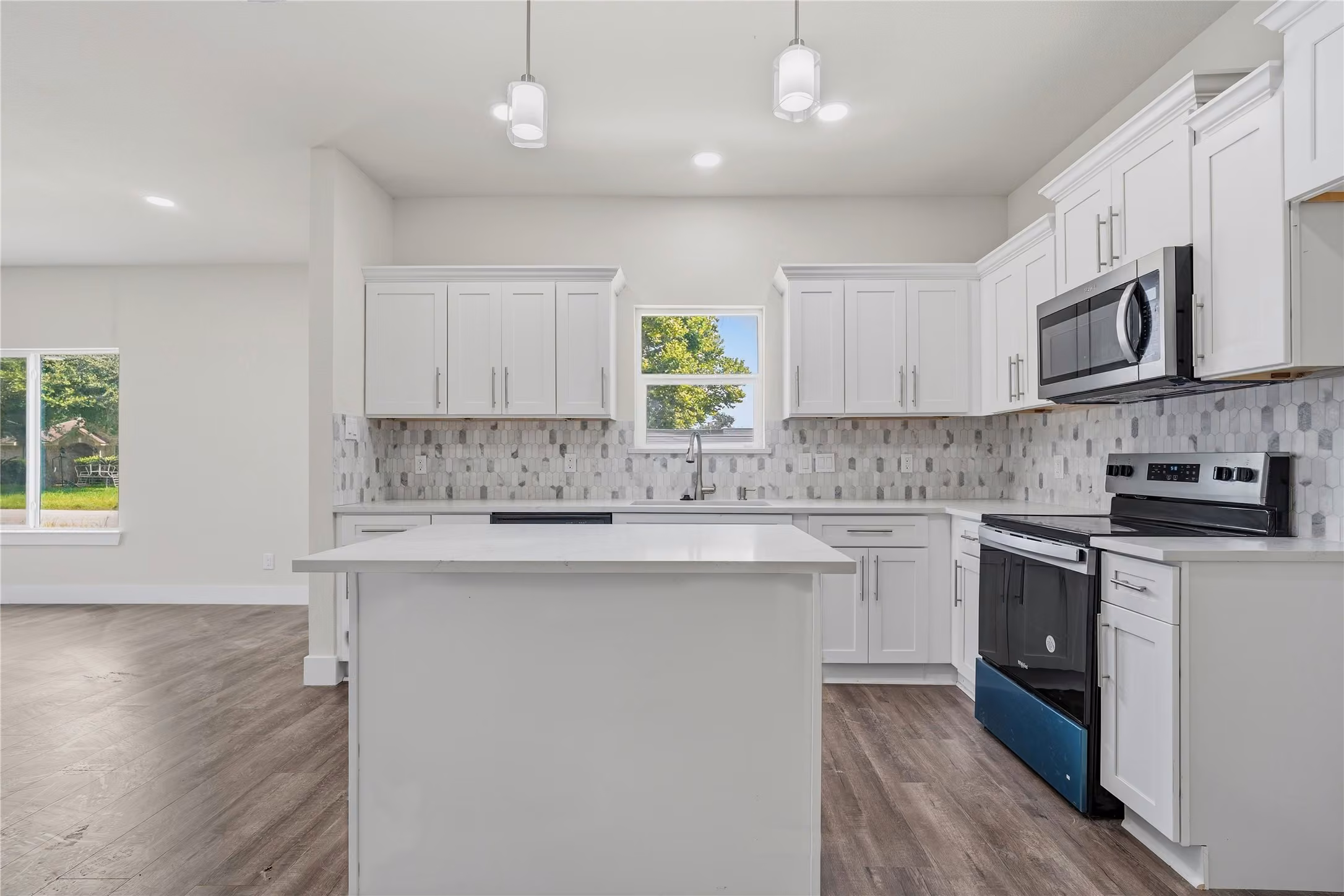 Photo 5 of 8027 Virgil Street, Houston, TX