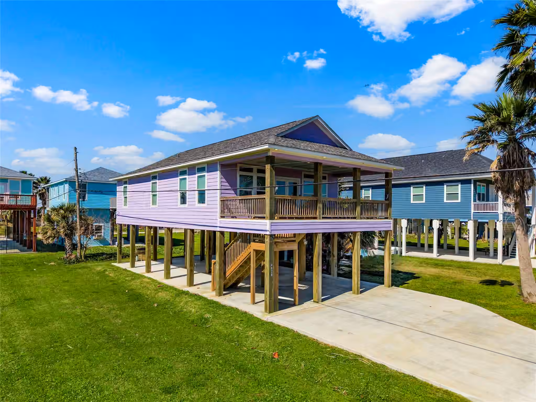 Photo 4 of 4028 Surf Drive, Galveston, TX