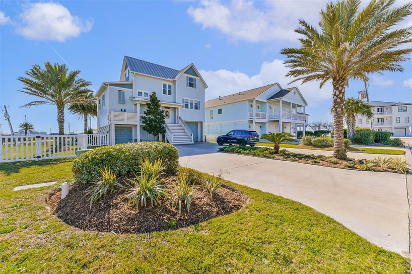Photo 5 of 4118 Sand Hill Court, Galveston, TX