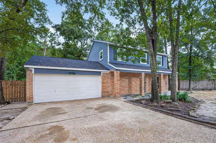 Photo 2 of 2716 Echo Street, The Woodlands, TX