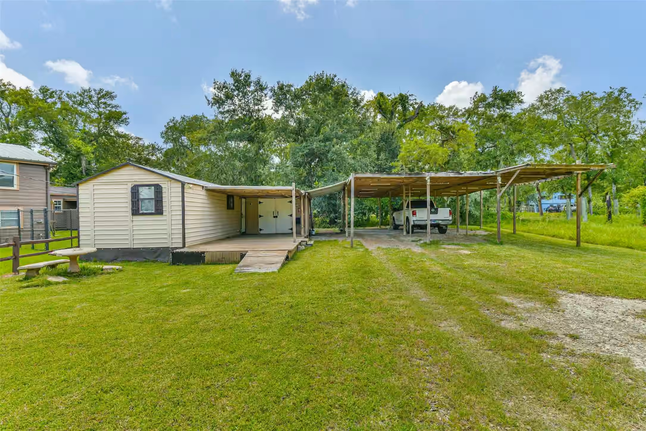 Photo of 218 Shady Oaks, Alvin, TX