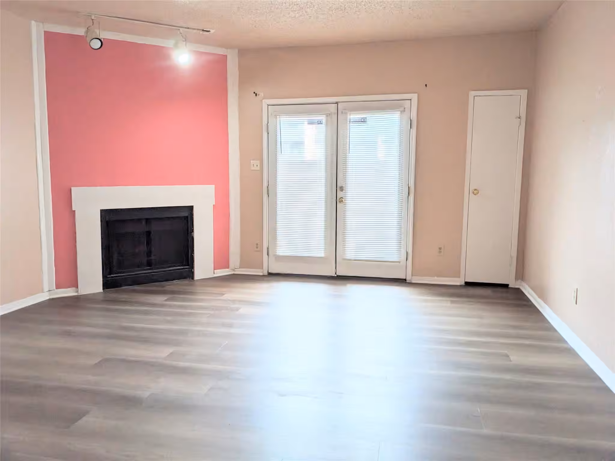 Photo 3 of 10855 Meadowglen Lane 702, Houston, TX