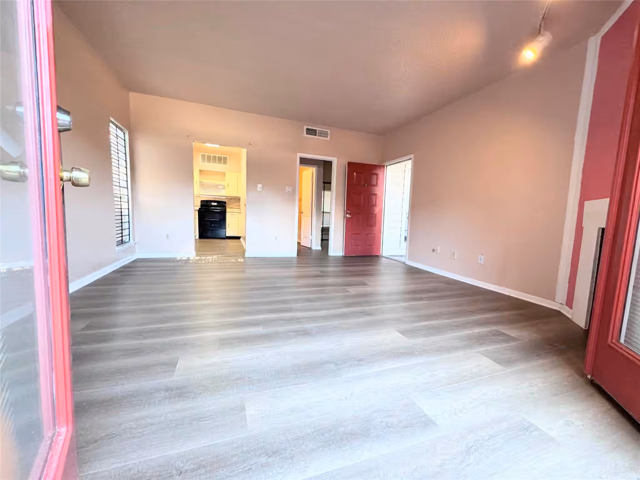 Photo 4 of 10855 Meadowglen Lane 702, Houston, TX