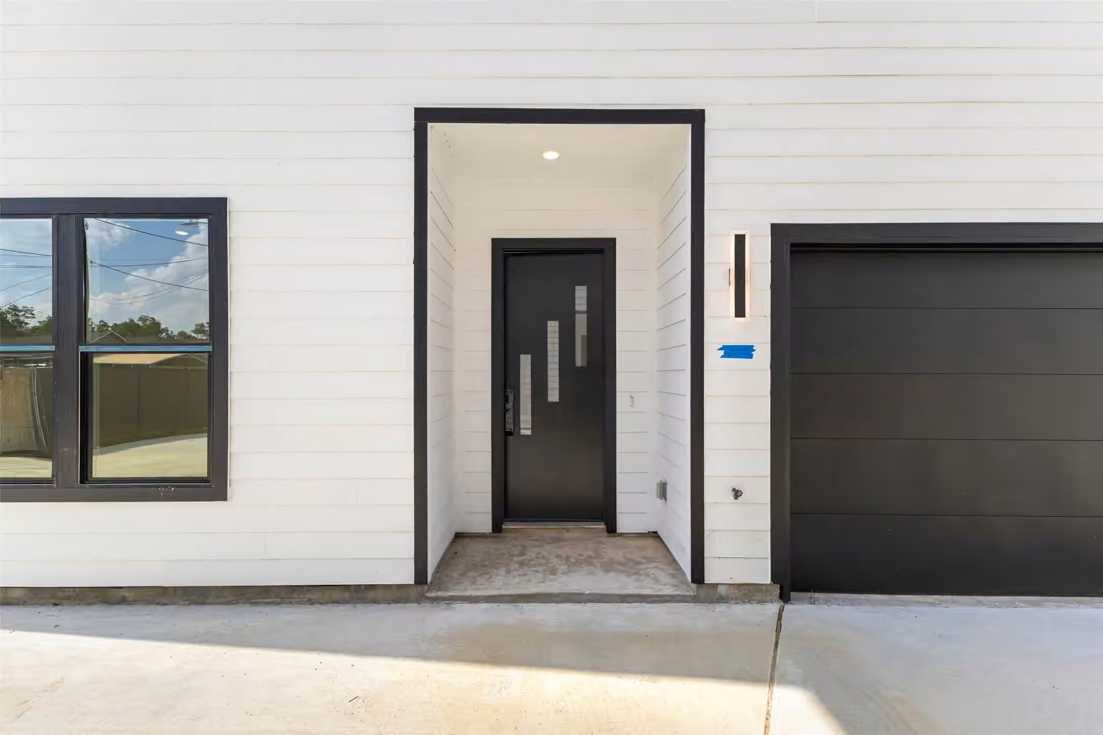 Photo 3 of 7558 Dyer Street, Houston, TX