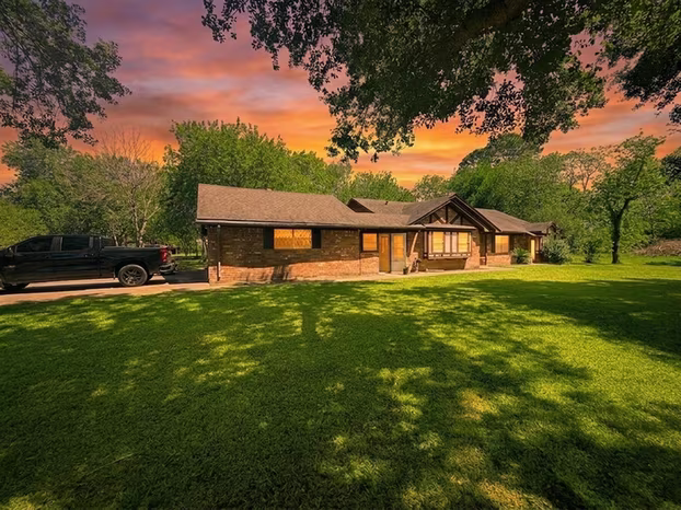 Photo of 155 County Road 133, Alvin, TX