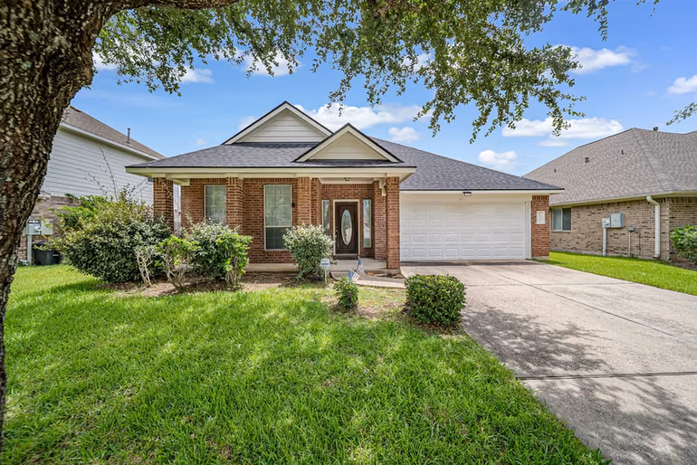 Photo of 6533 Canyon Mist Lane, Dickinson, TX