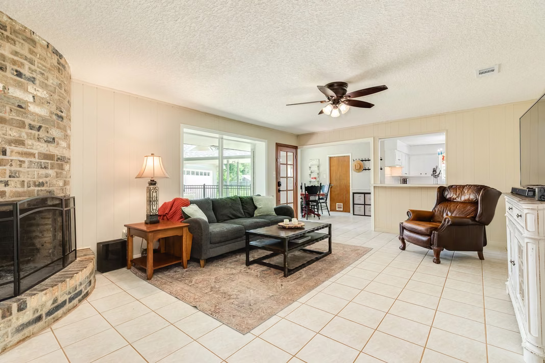 Photo 7 of 320 Linden Lane, Lake Jackson, TX