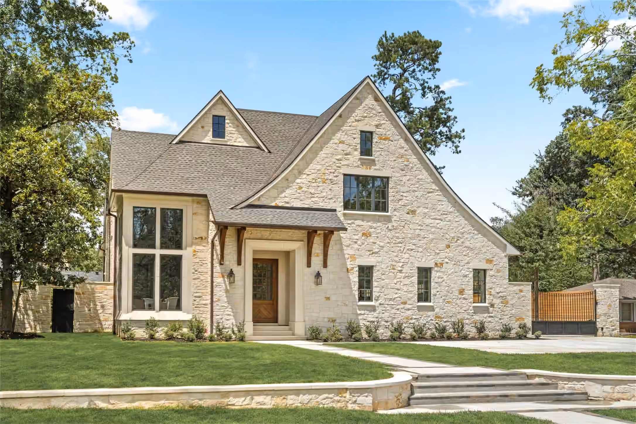 Photo of 521 Trails End Street, Houston, TX 77024
