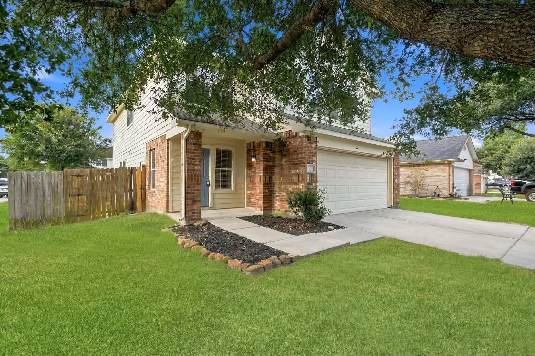 Photo 3 of 7203 Lazy Summer Court, Magnolia, TX