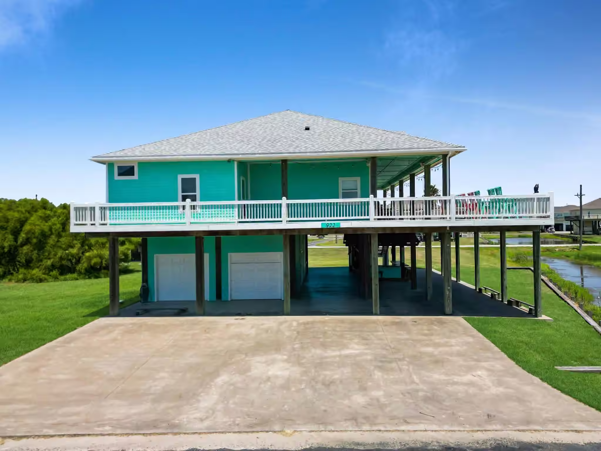 Photo of 922 Palmridge Drive, Crystal Beach, TX 77650