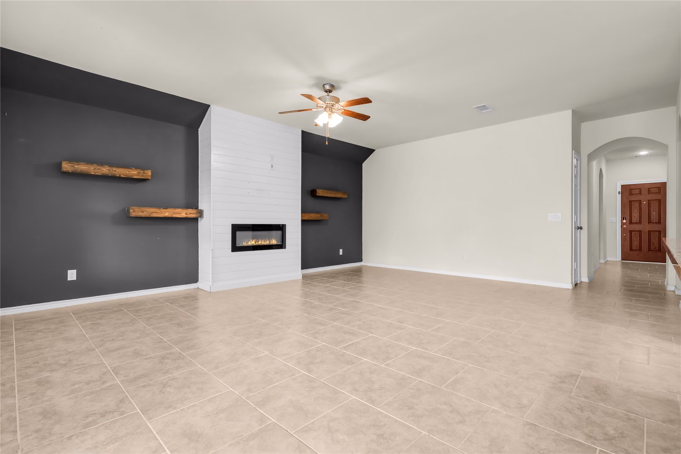 Photo 4 of 2327 Cherrington Woods Lane, Richmond, TX