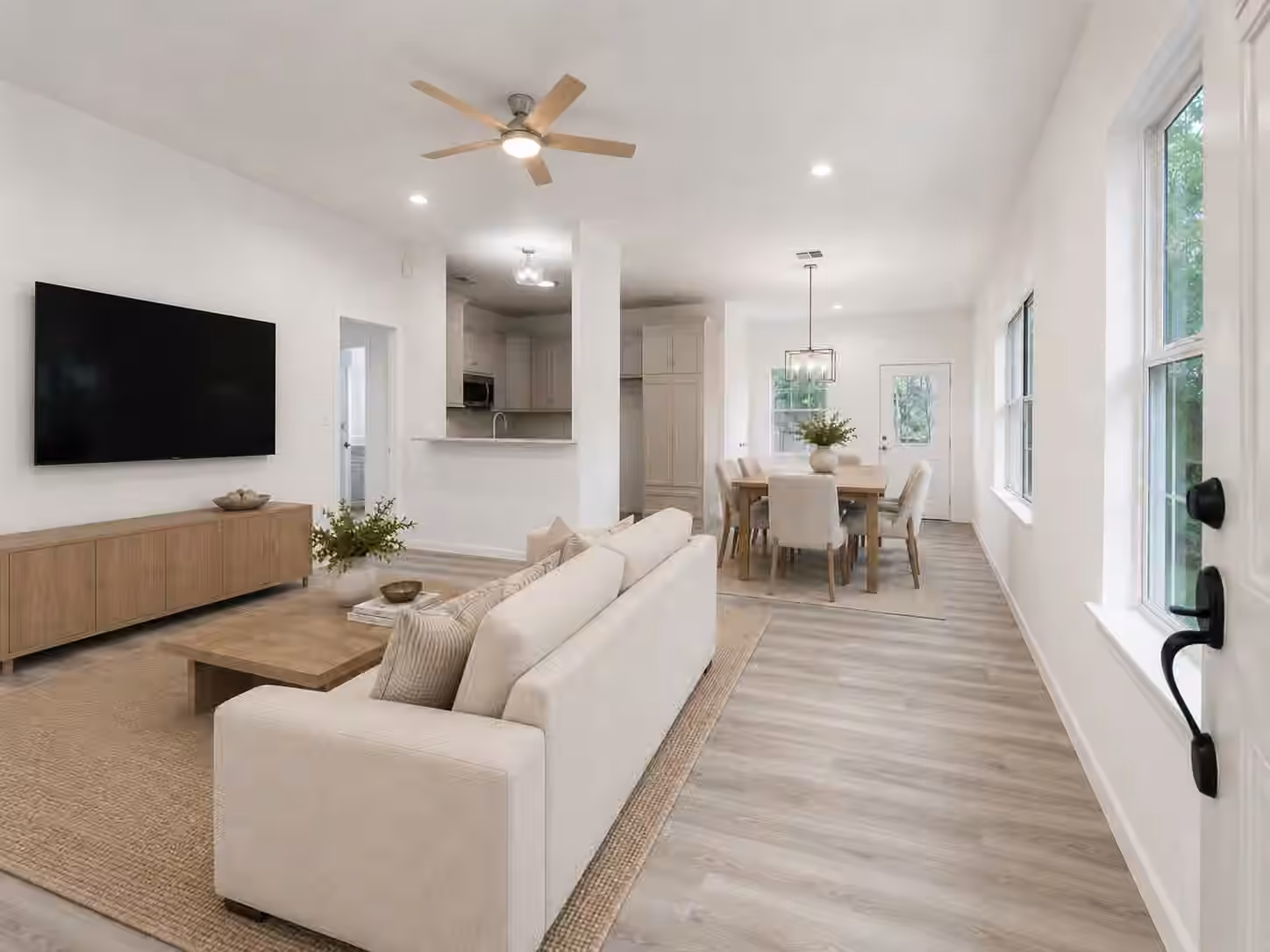 Photo 4 of 92 Tupelo Lane, Conroe, TX