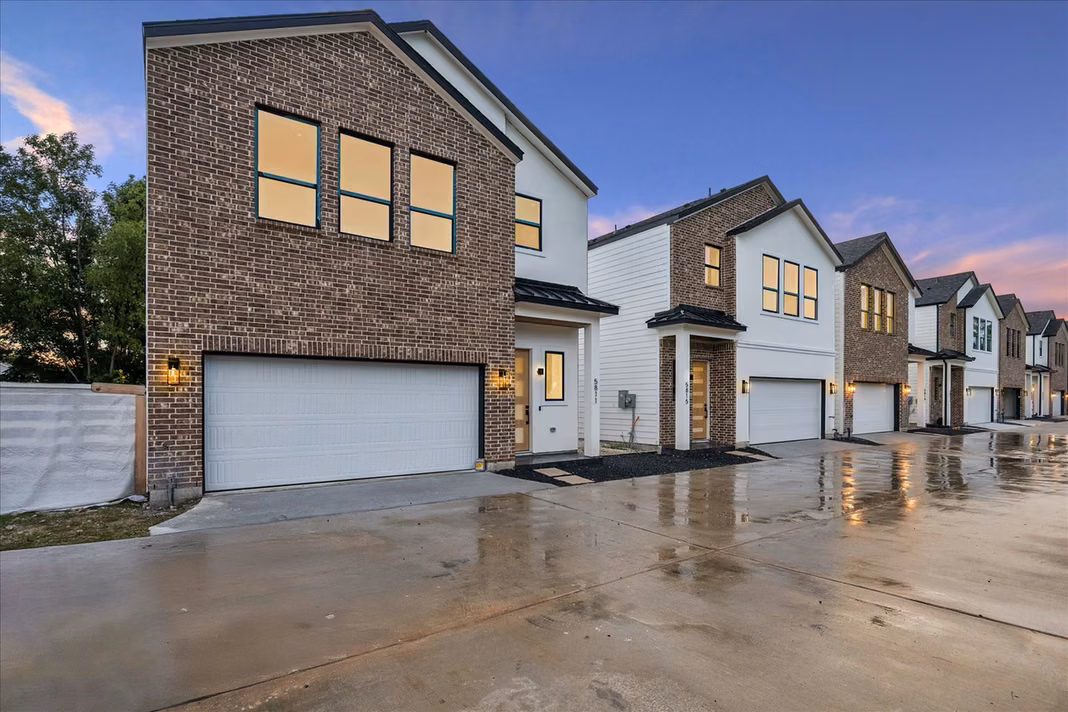 Photo of 5811 Outer Banks Street, Houston, TX 77091