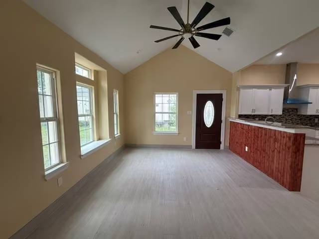 Photo 5 of 903 Harris Avenue, Pasadena, TX