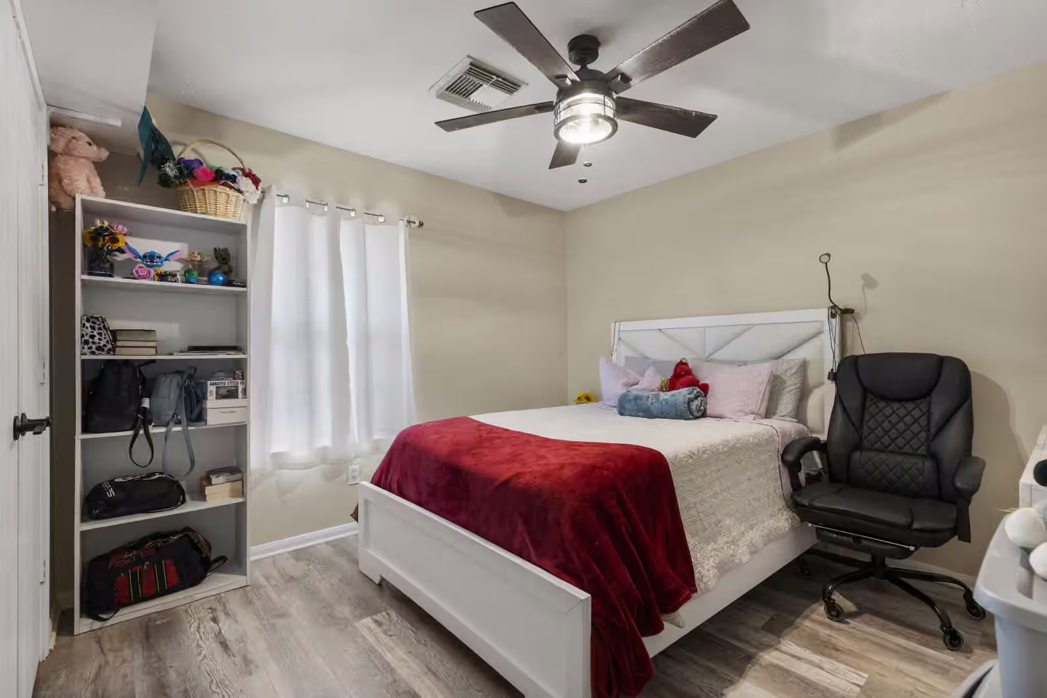 Photo 7 of 29106 Foxingham Circle, Spring, TX
