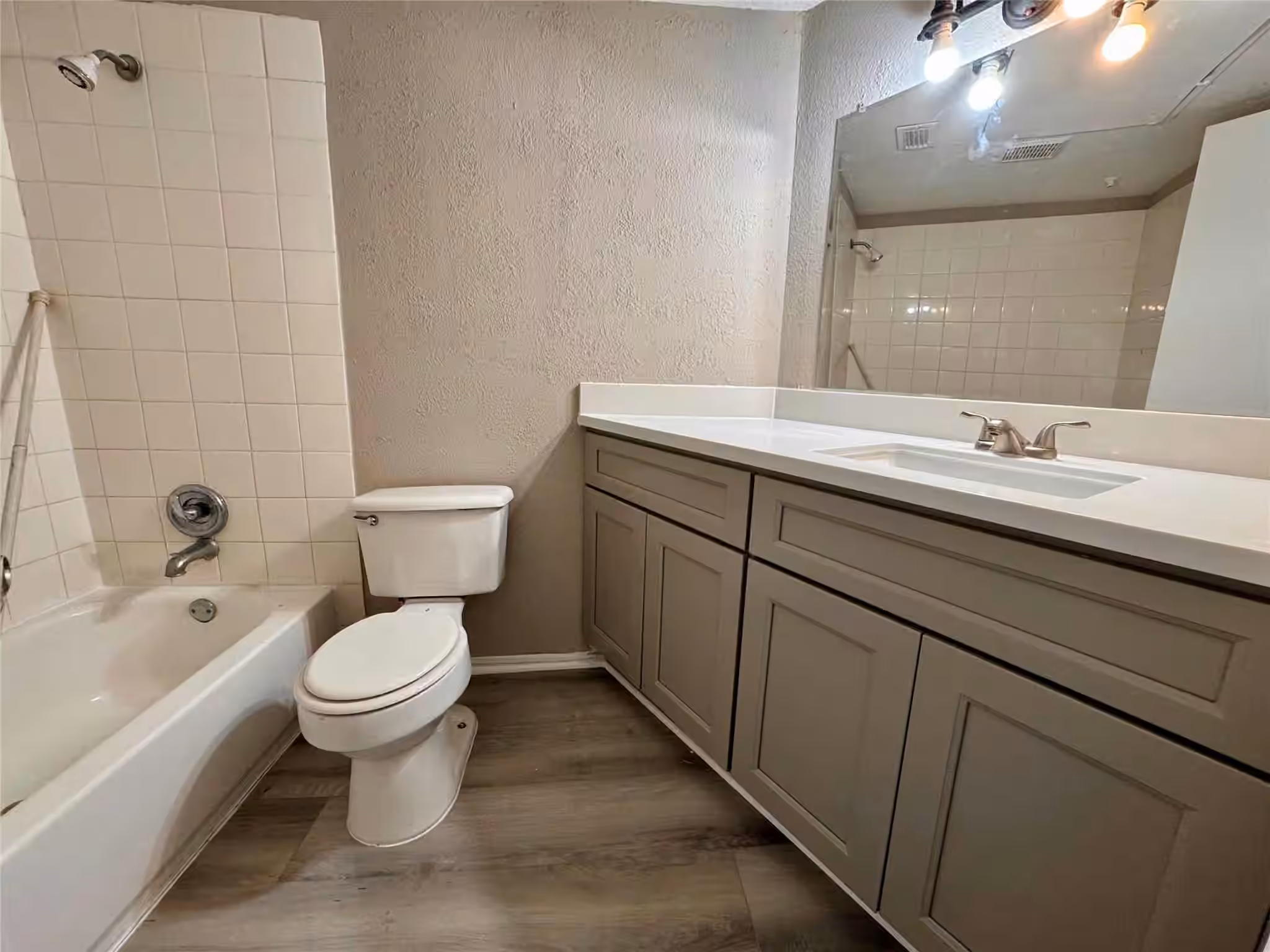 Photo 7 of 10811 Richmond Avenue 54, Houston, TX