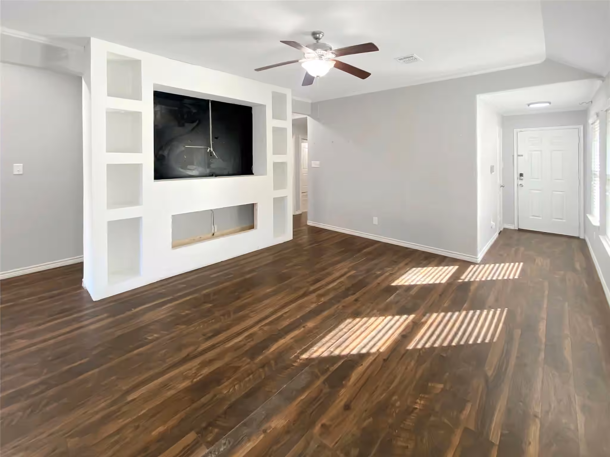 Photo 5 of 10307 Solitude Way, Houston, TX