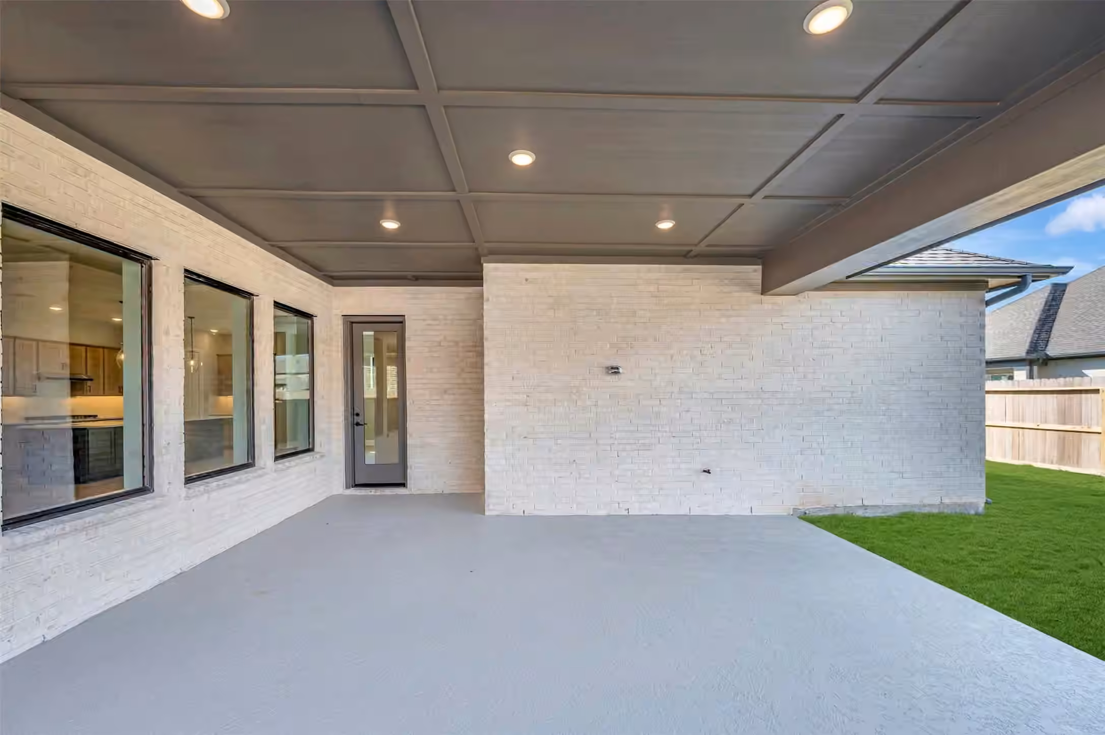 Photo 6 of 12318 Sweet Gum Drive, Mont Belvieu, TX