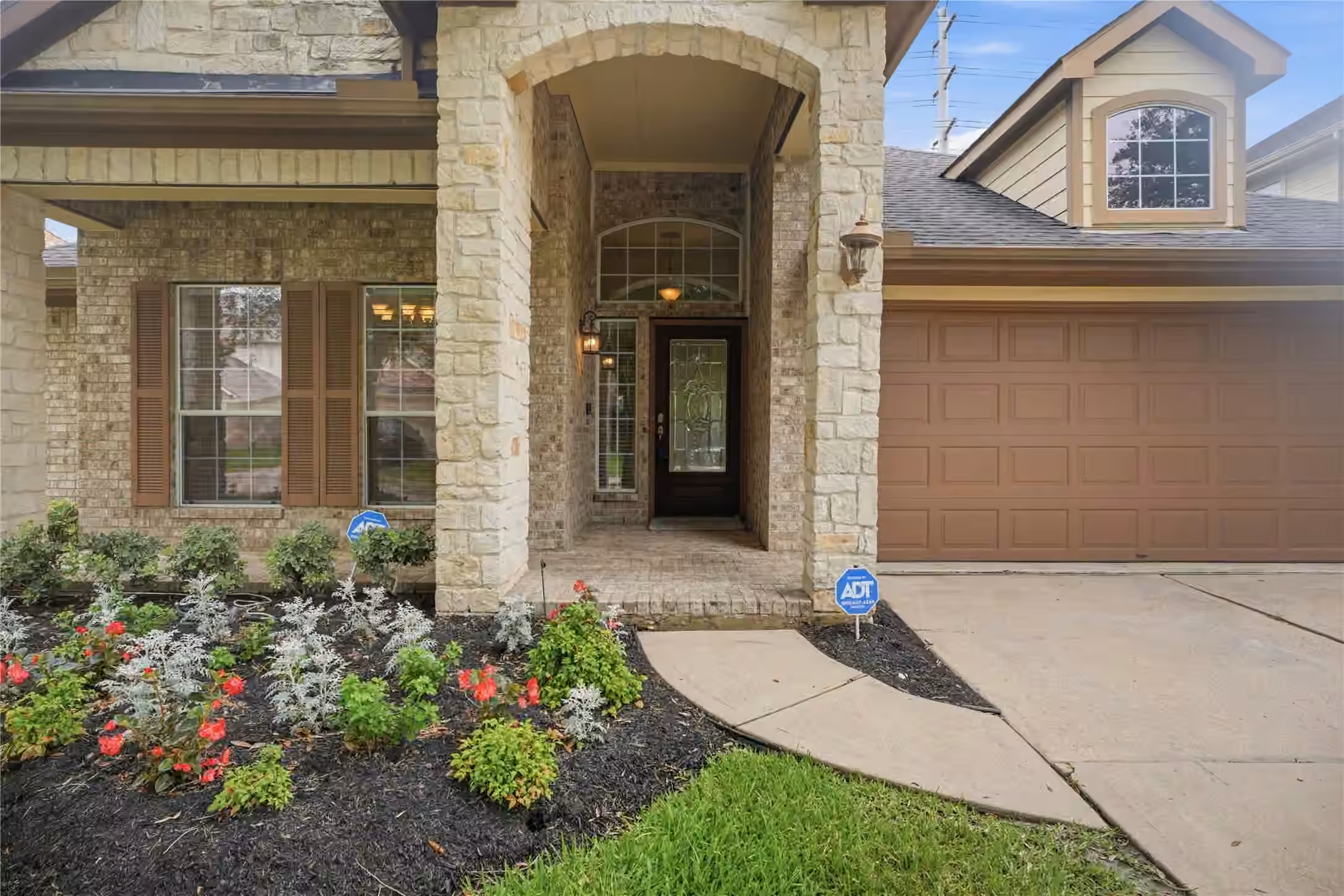 Photo of 12811 Flat Creek Drive, Pearland, TX 77584