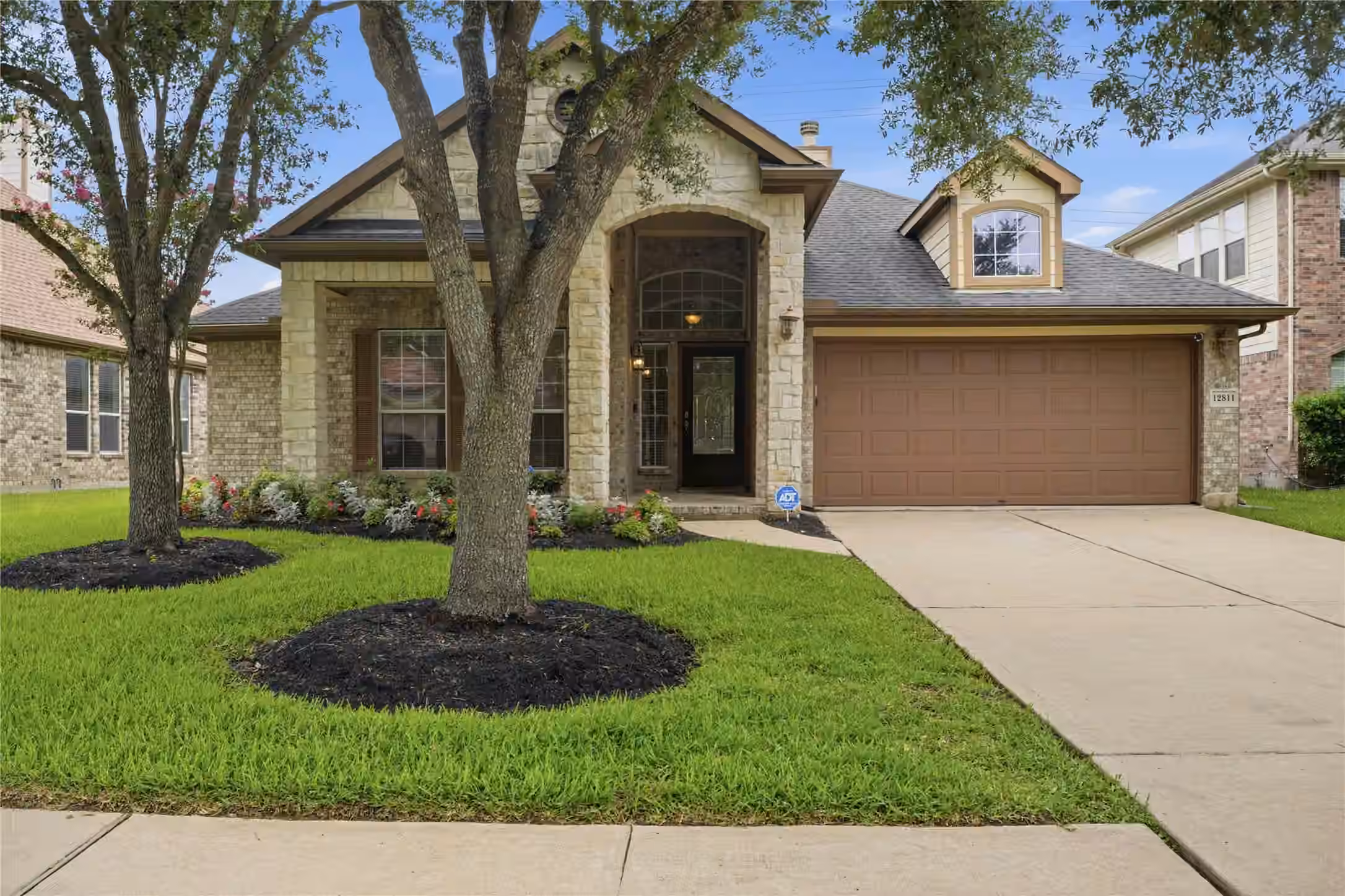 Photo 2 of 12811 Flat Creek Drive, Pearland, TX