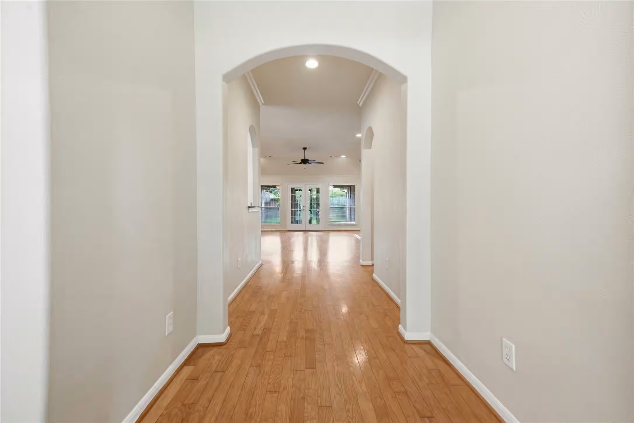 Photo 4 of 12811 Flat Creek Drive, Pearland, TX