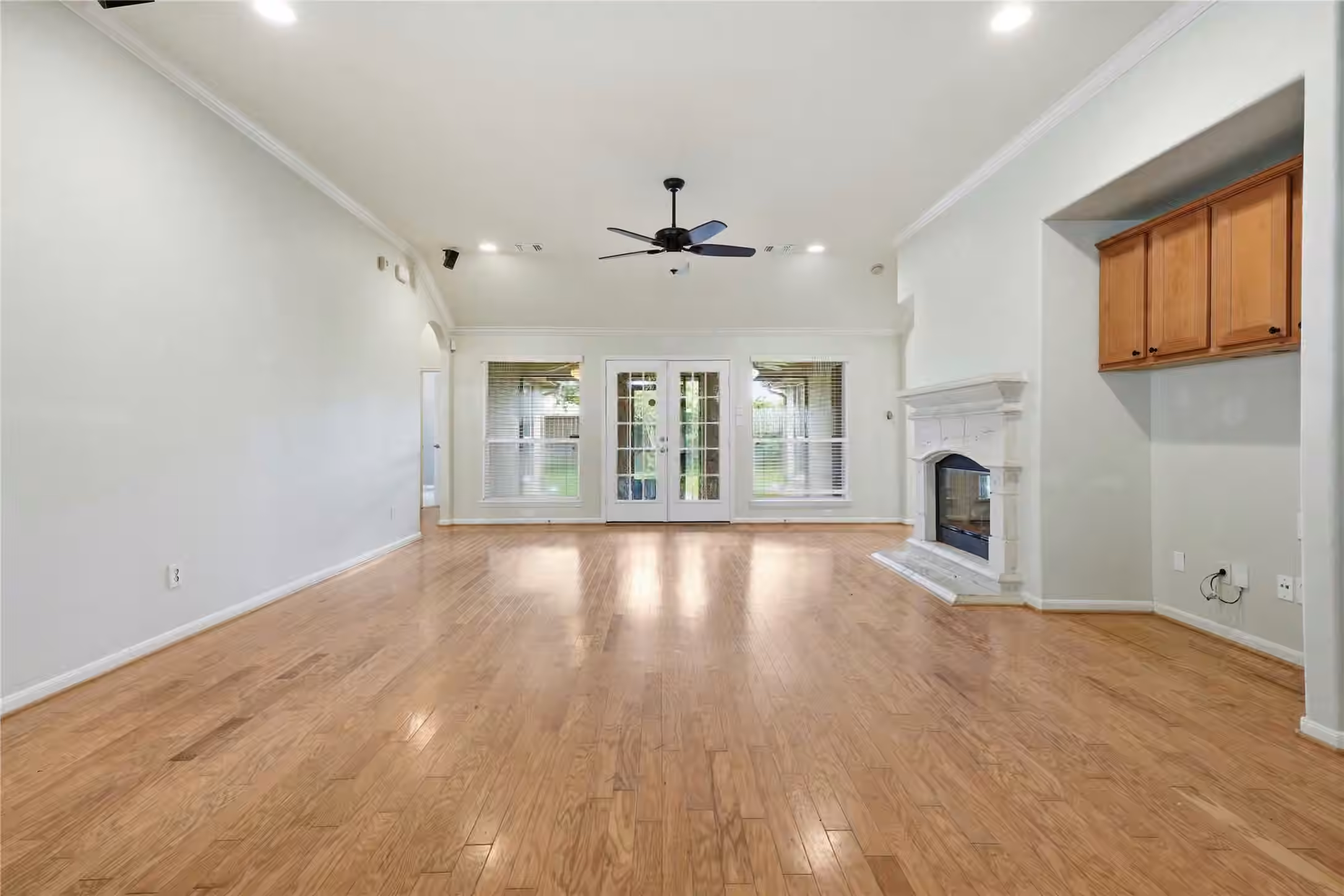 Photo 7 of 12811 Flat Creek Drive, Pearland, TX