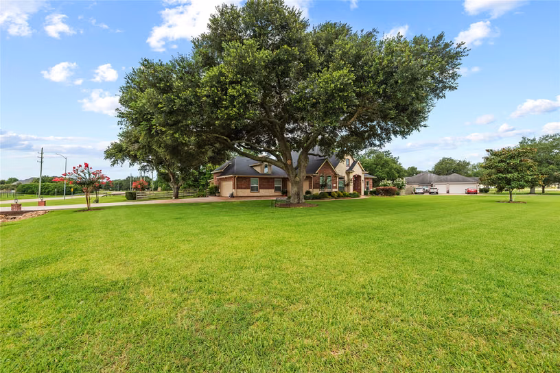 Photo 4 of 32707 Westminster Drive, Fulshear, TX