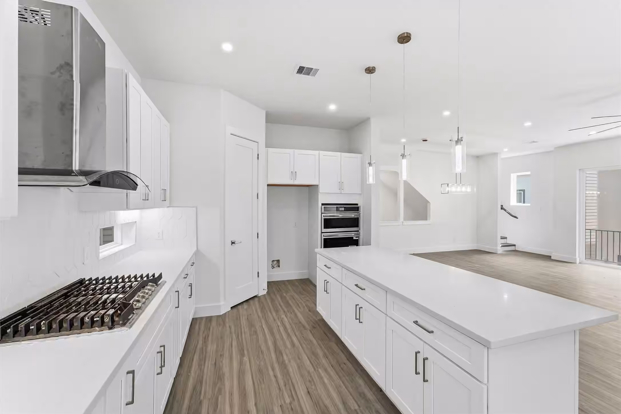 Photo 6 of 1422 W 34th 1/2 Street, Houston, TX