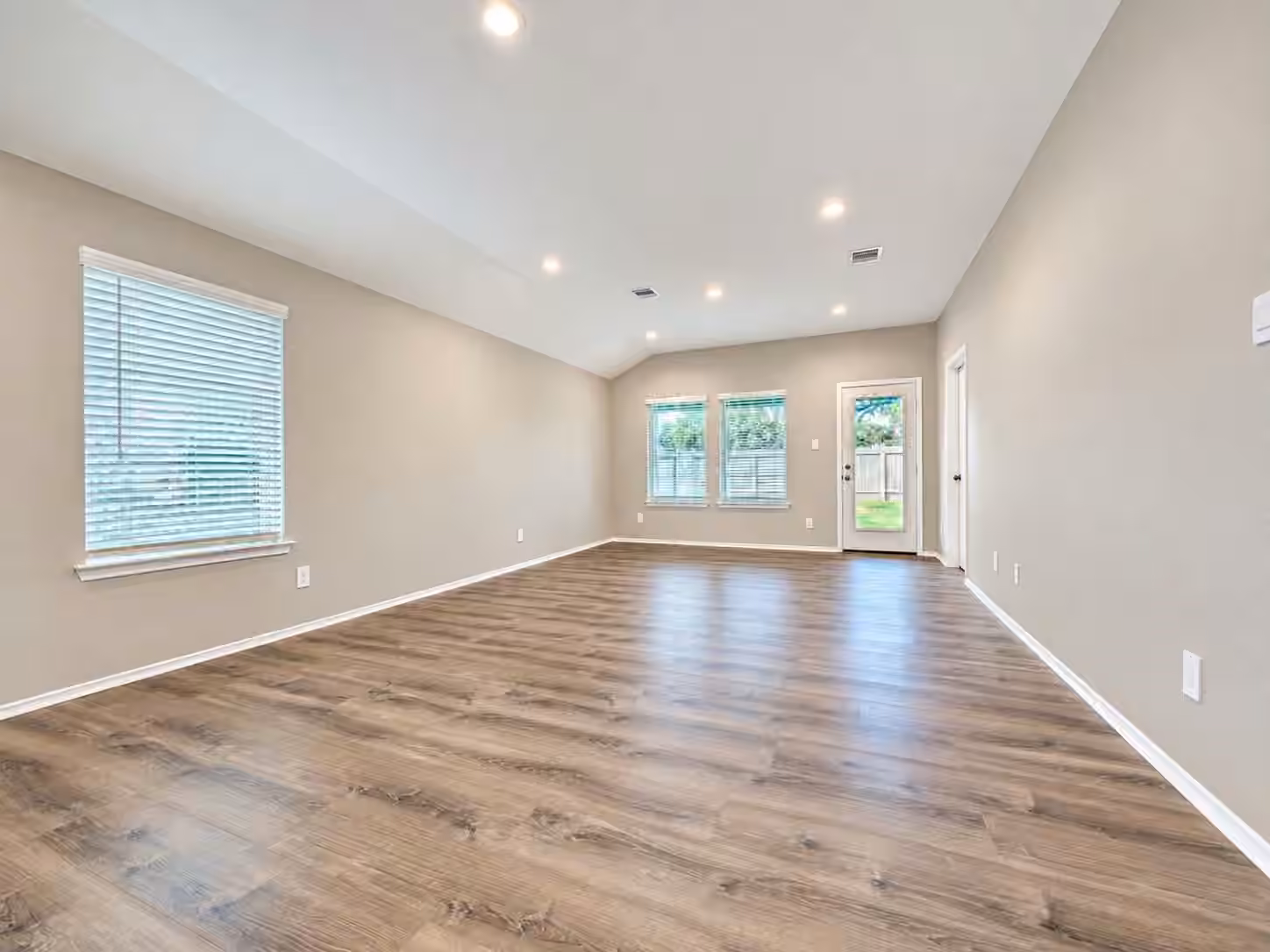 Photo 5 of 22539 Aspen Tarn Trail, Spring, TX