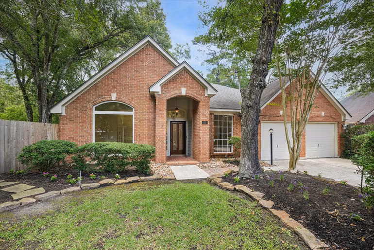 Photo of 30 Skyland Place, The Woodlands, TX 77381