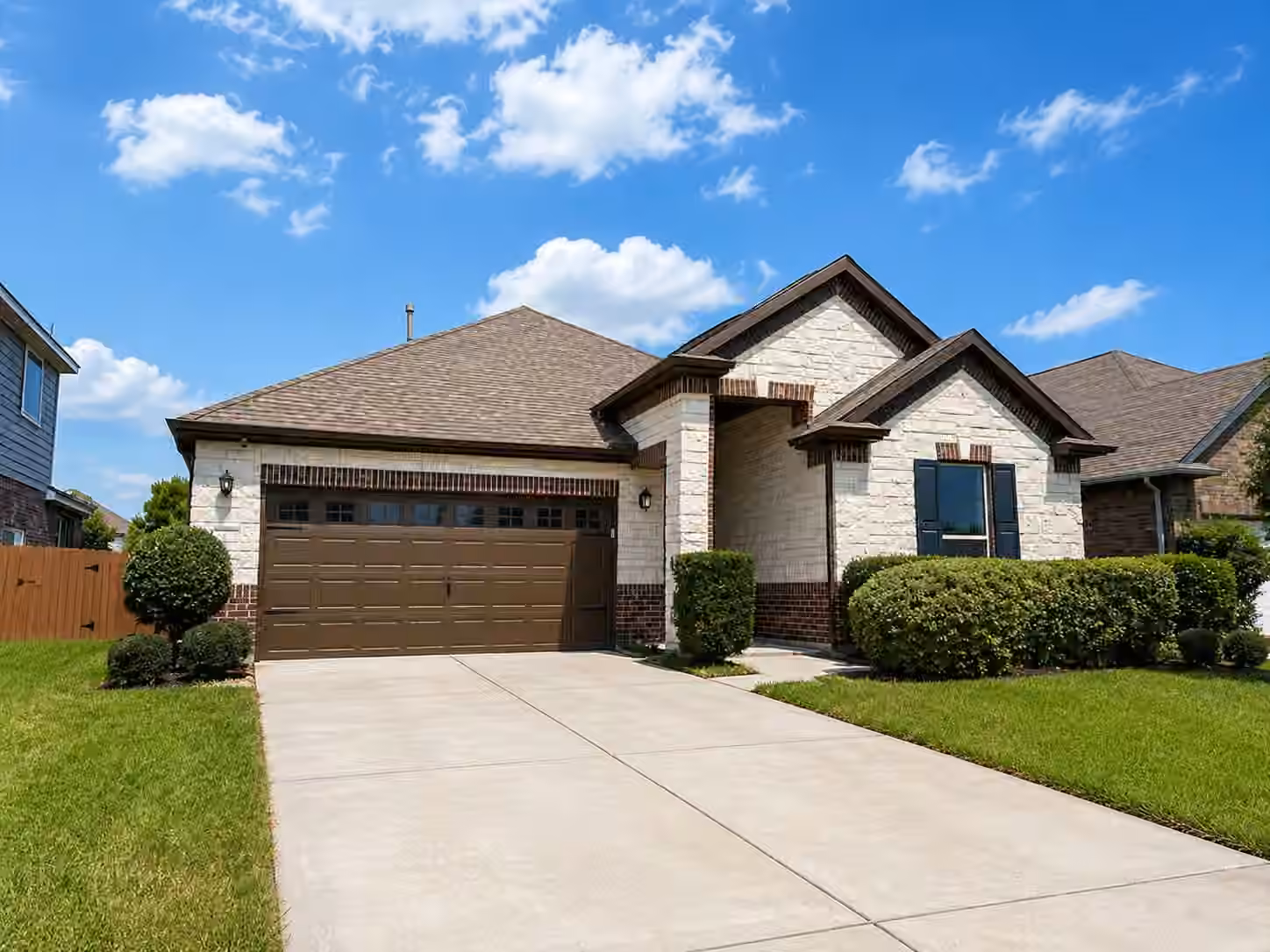 Photo 3 of 15515 Amber Manor Lane, Houston, TX