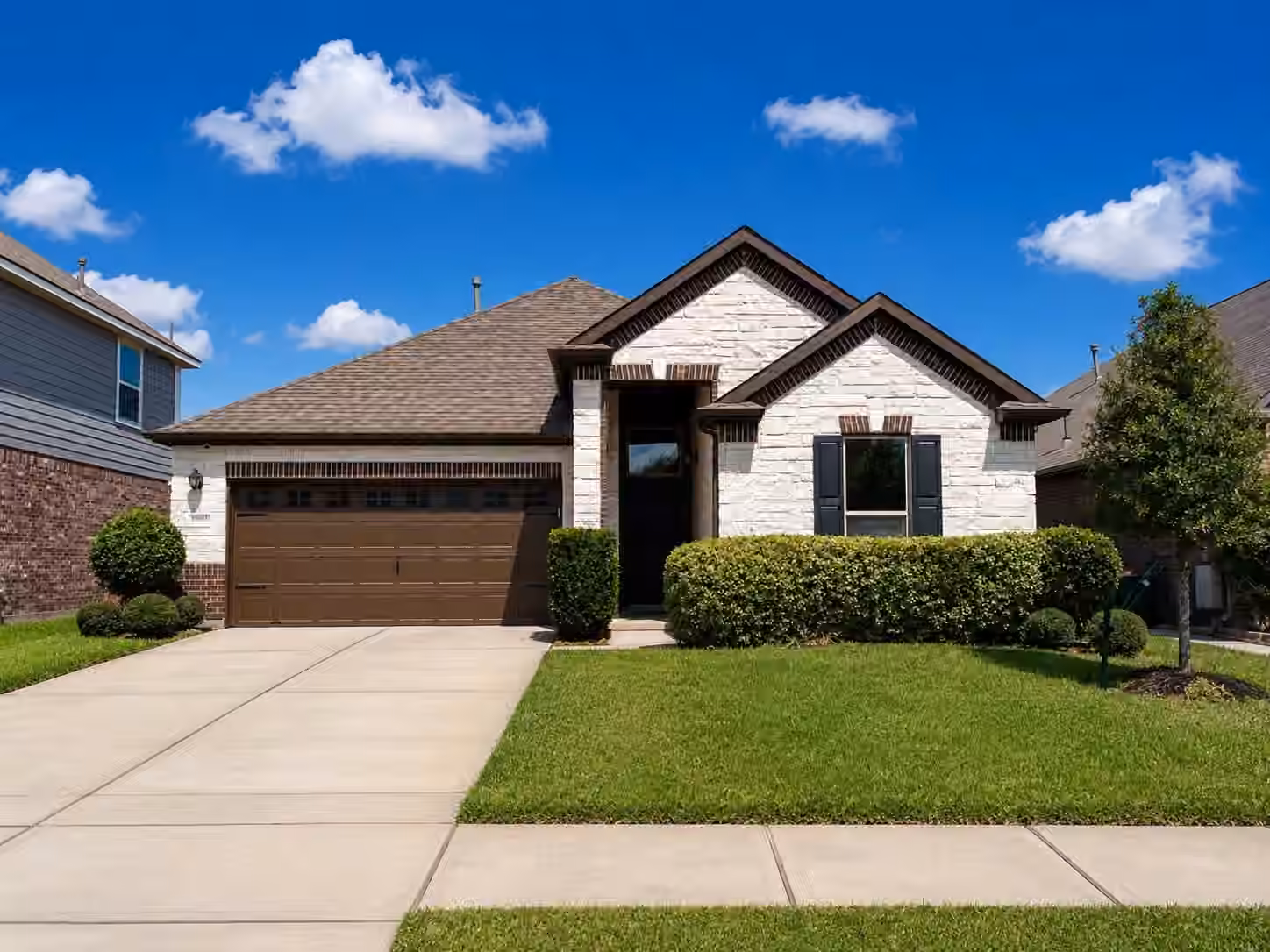 Photo 4 of 15515 Amber Manor Lane, Houston, TX