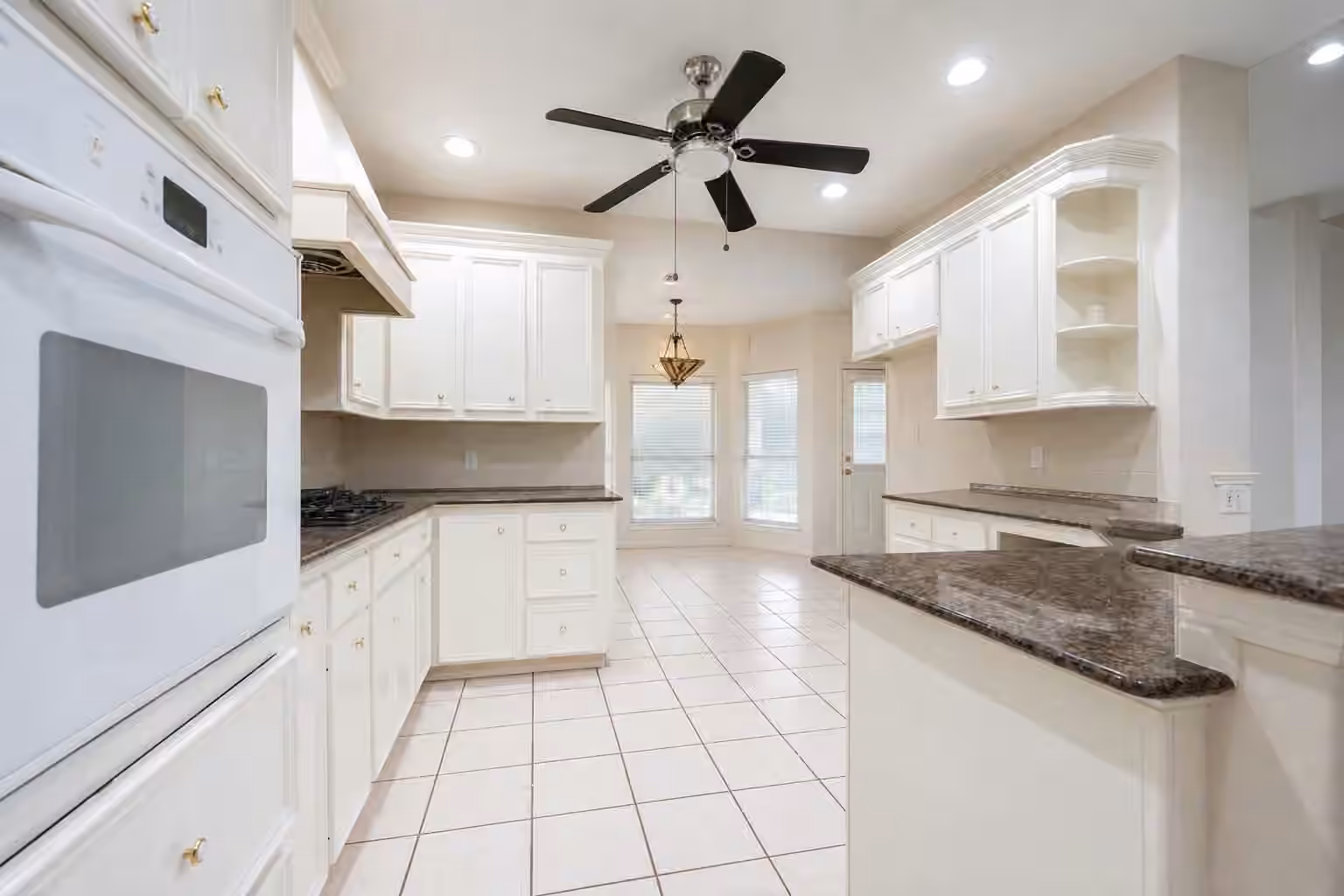 Photo 3 of 757 Forest Lane Drive, Conroe, TX