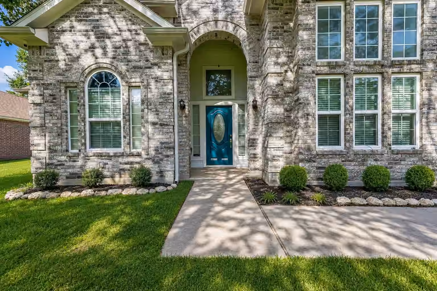 Photo 4 of 757 Forest Lane Drive, Conroe, TX